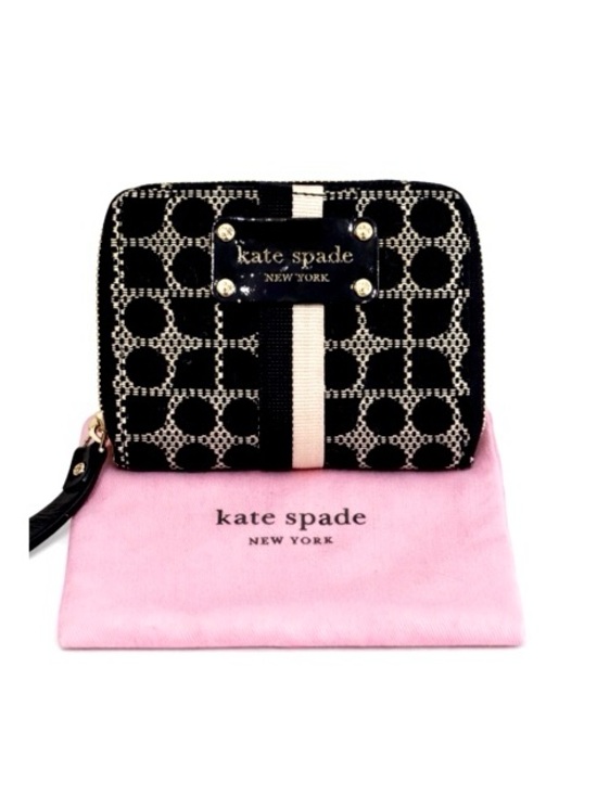 kate spade Handbags - Kate Spade Vintage ‘Noel’ Pattern Compact Zip Around Wallet W/ Dustbag